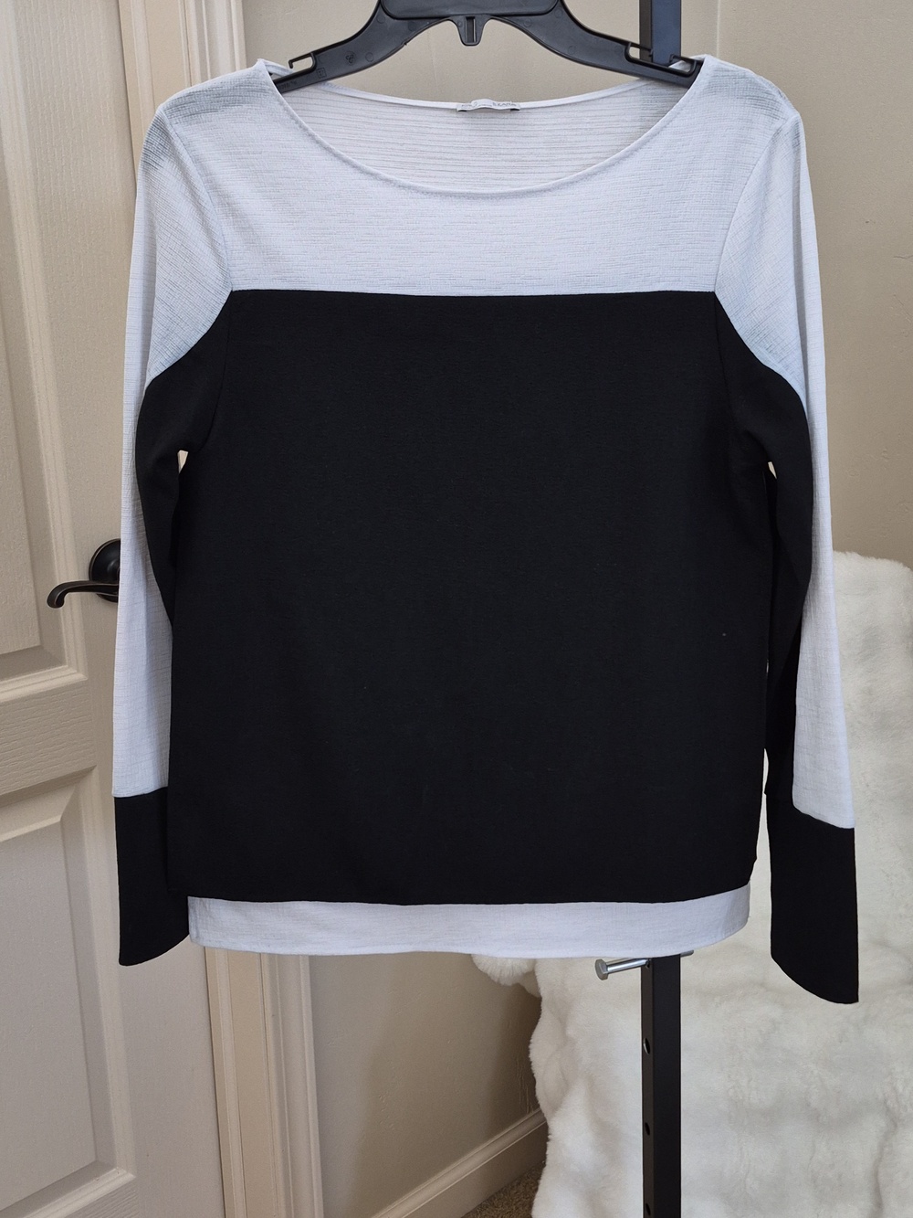 Zara Black and White Colorblock Long Sleeve Top Size M
